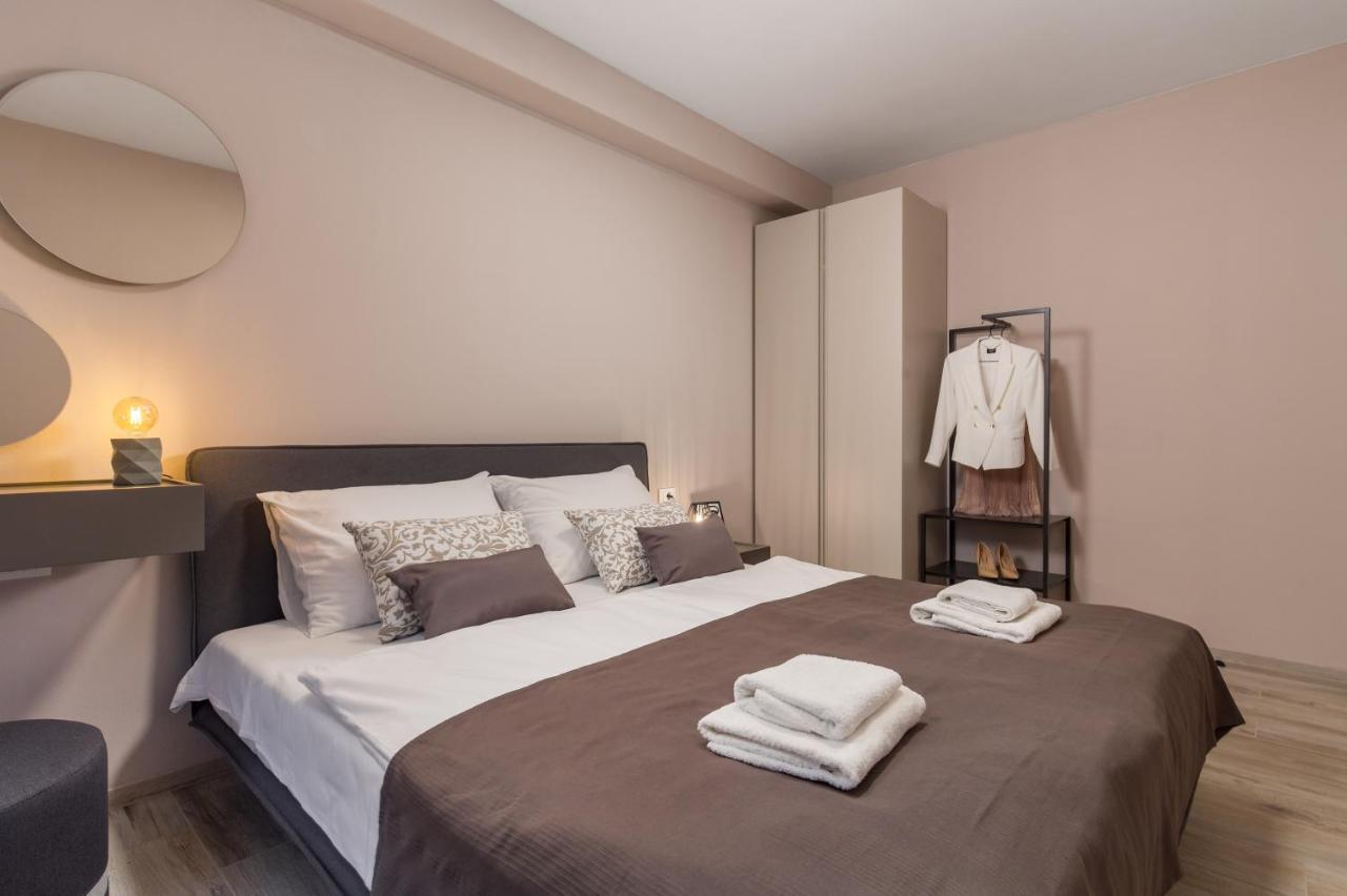 Apartment Nensi Pjescana Uvala Kültér fotó
