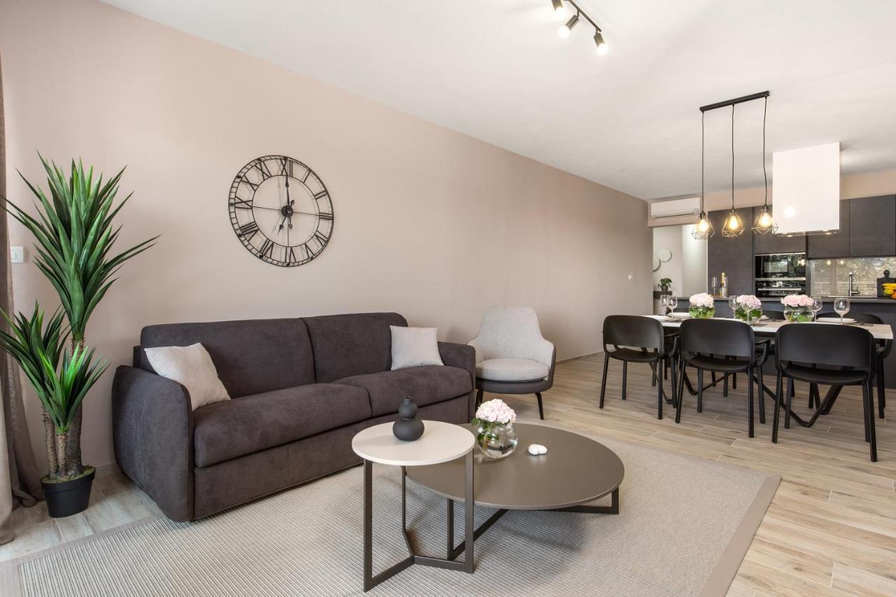 Apartment Nensi Pjescana Uvala Kültér fotó