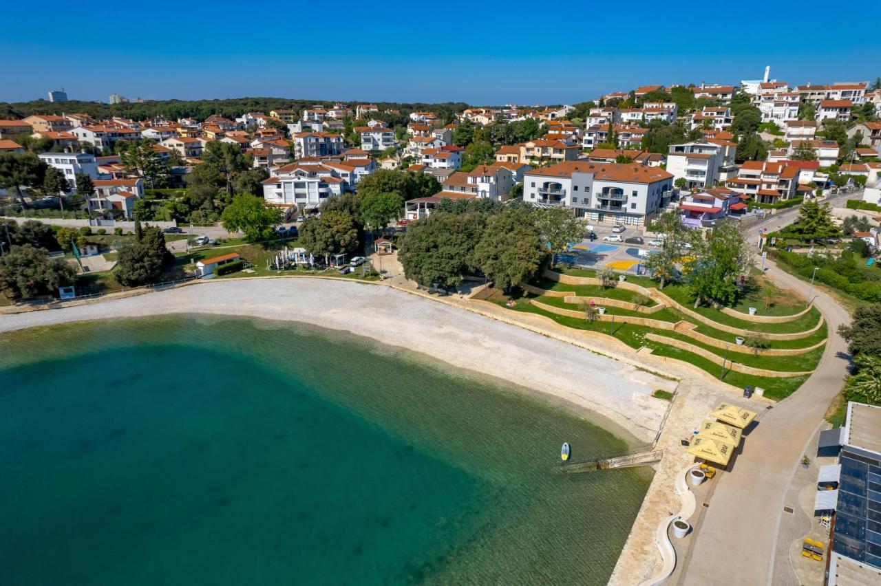 Apartment Nensi Pjescana Uvala Kültér fotó